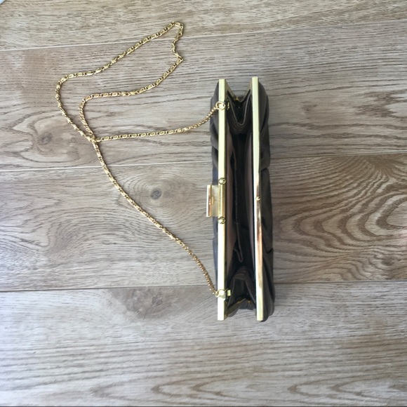 JESSICA McCLINTOCK Gorgeous Bronze Coloured Clutch is Convertible to Crossbody - Picture 4 of 7